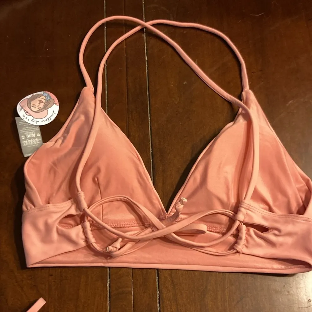 NWT double zero blush string bikini top and bottom sz L - Image 4