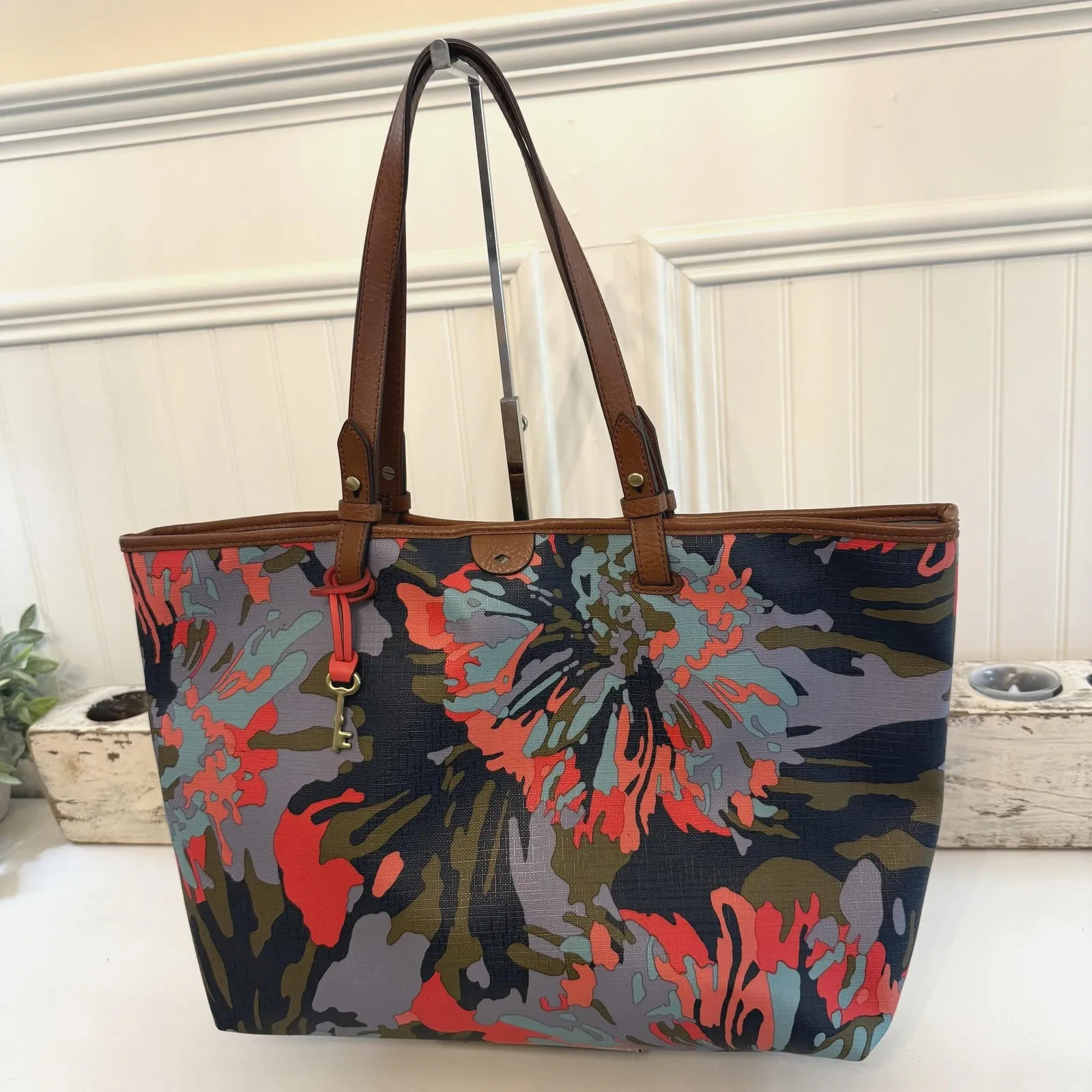 Fossil Tote Bag Womens Floral Print Coated Canvas Brown Leather Purse Wristlet - Image 2