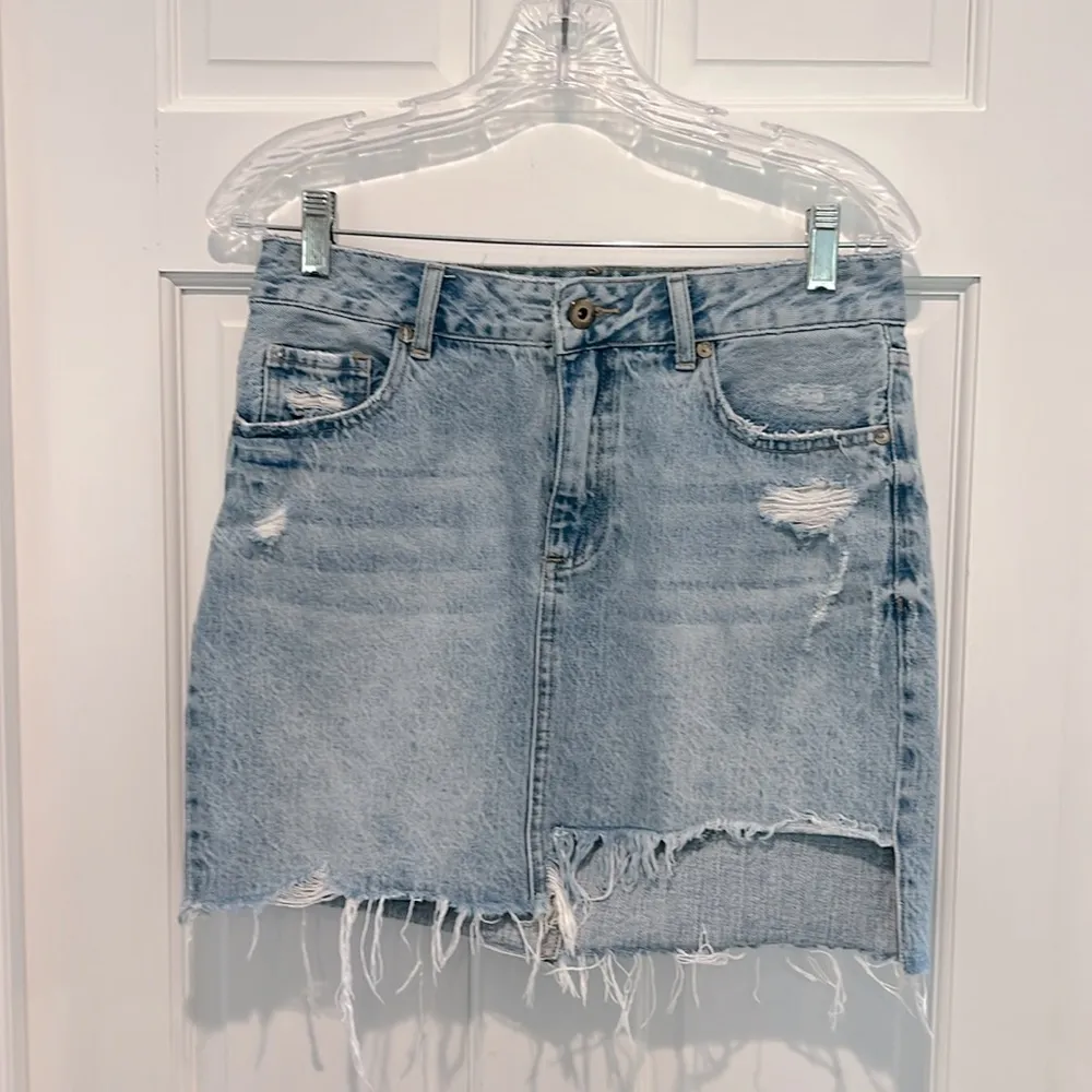 Pistola Sierra Jean Skirt Distressed Frayed Destroyed Light Denim Mini Size 27 - Image 2