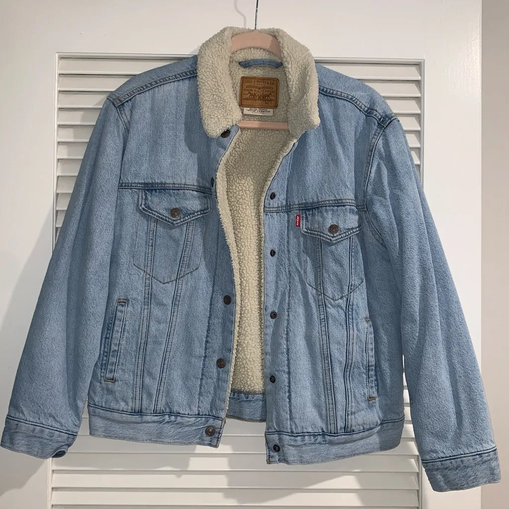 LEVI’S Sherpa Denim Jacket - Image 4