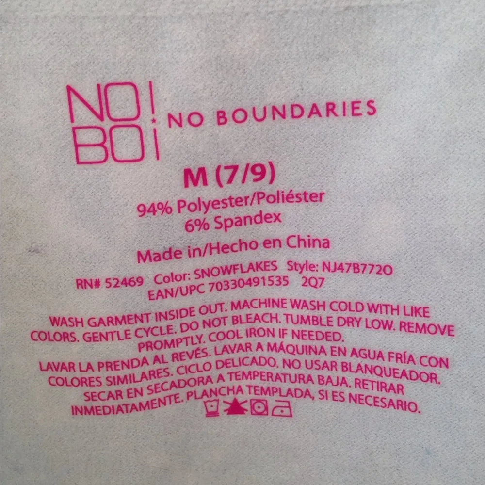 FINAL MARKDOWN Juniors' No Boundaries Snowflakes Leggings medium - Image 4