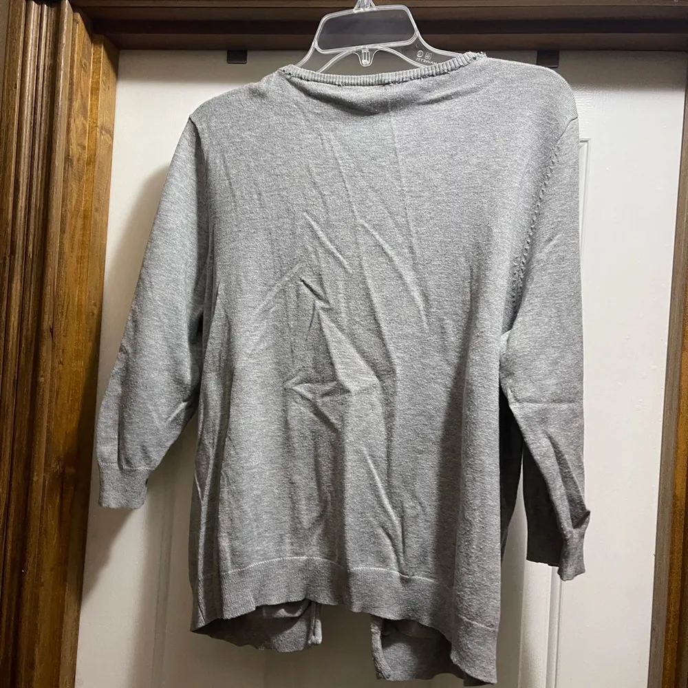 Linda Matthews Woman 1X gray 3/4 sleeve cardigan with ruffle detail - Image 2