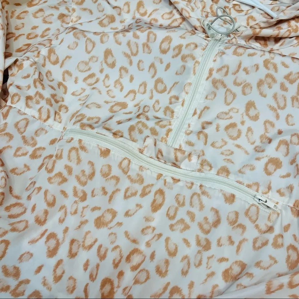 Thread & Supply blush pink Cheetah Windbreaker jacket sz Medium Brown - Image 7