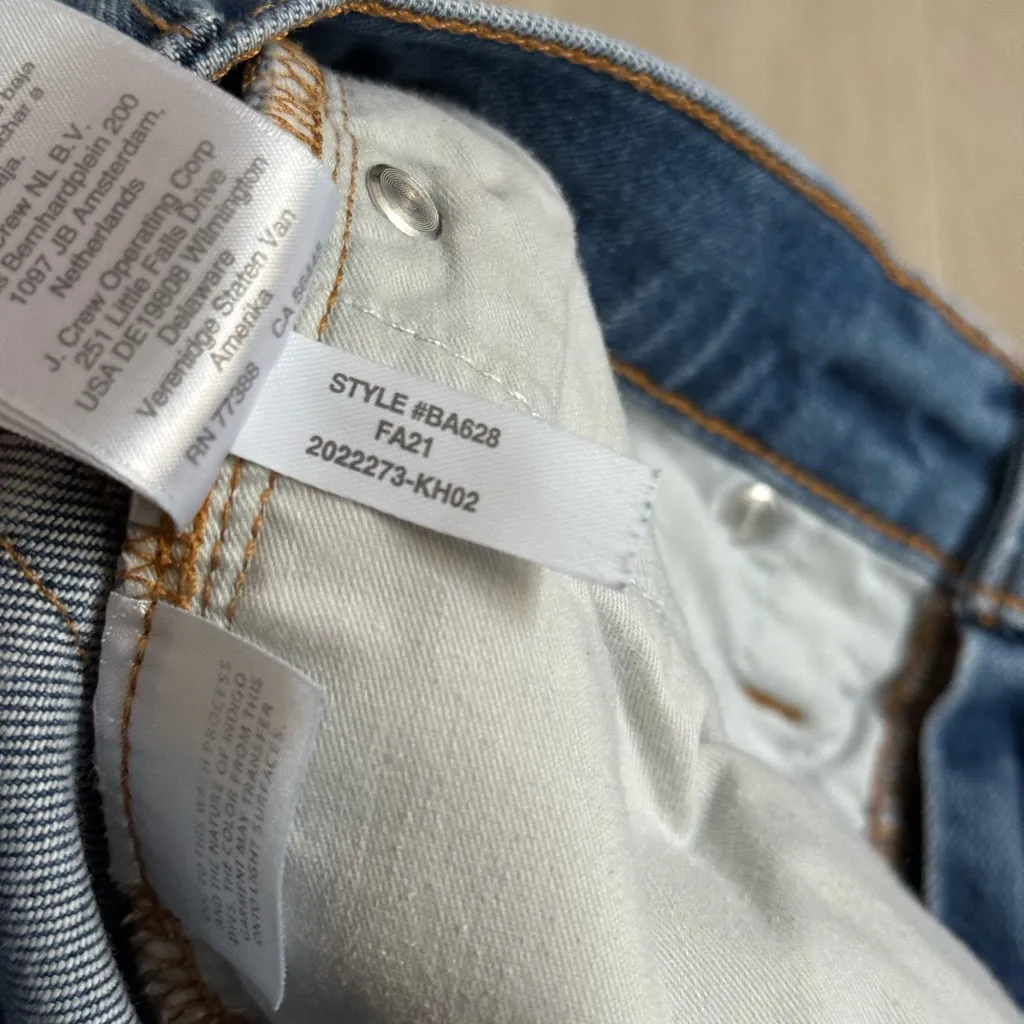 J. Crew Women’s Mid-Rise Demi Boot Crop Fit Jeans in Lantern Wash | 27 - Image 10