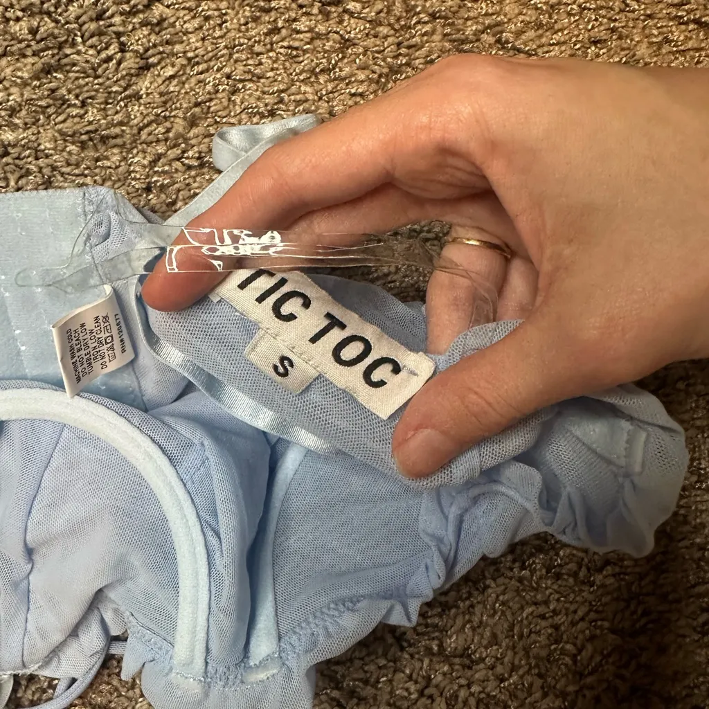 Tic Toc Elegant Sky Blue Ruched Crop Top - Image 4