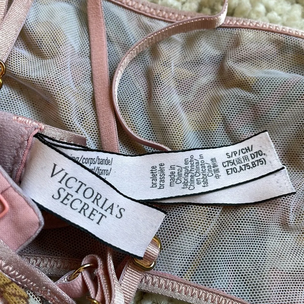 Victorias Secret cute floral bralette - Image 4