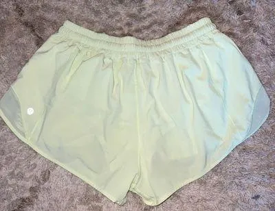 Hotty Hot Short 2.5” - Image 2