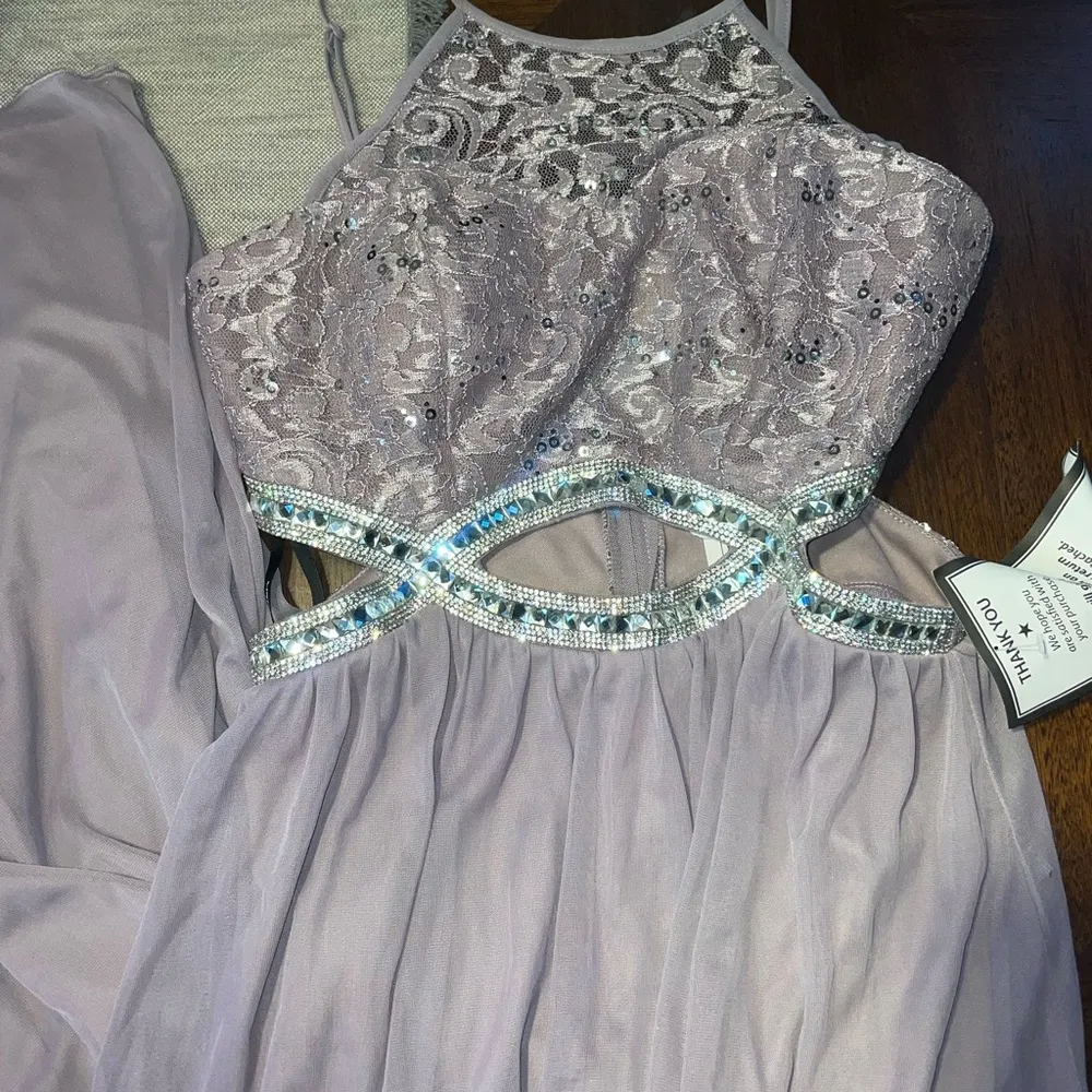 new size 7 womans lilac color formal maxi dress Purple - Image 2