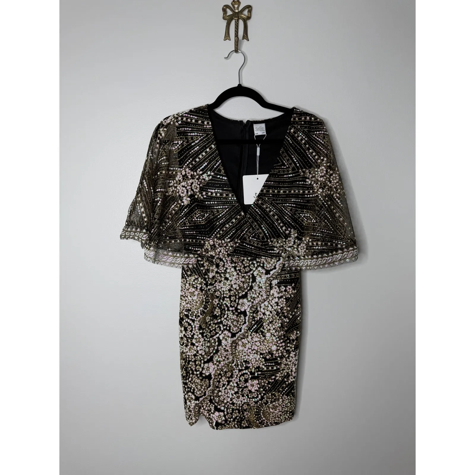 Selfie Leslie Black Gold Glitter Batwing Sleeve Short Mini Dress Cocktail S NWT - Image 2