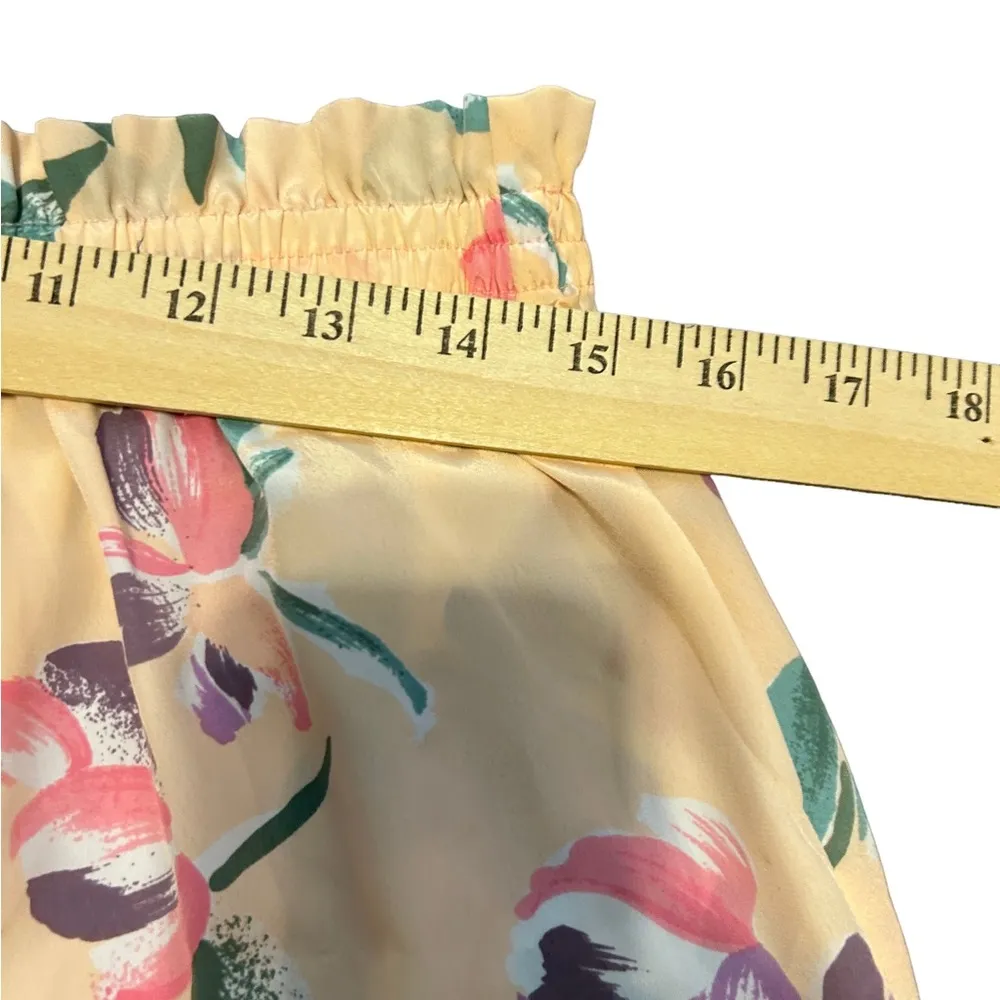 VICTORIA'S SECRET Pajamas Peach Floral Silky Short Sleeve set size medium - Image 10