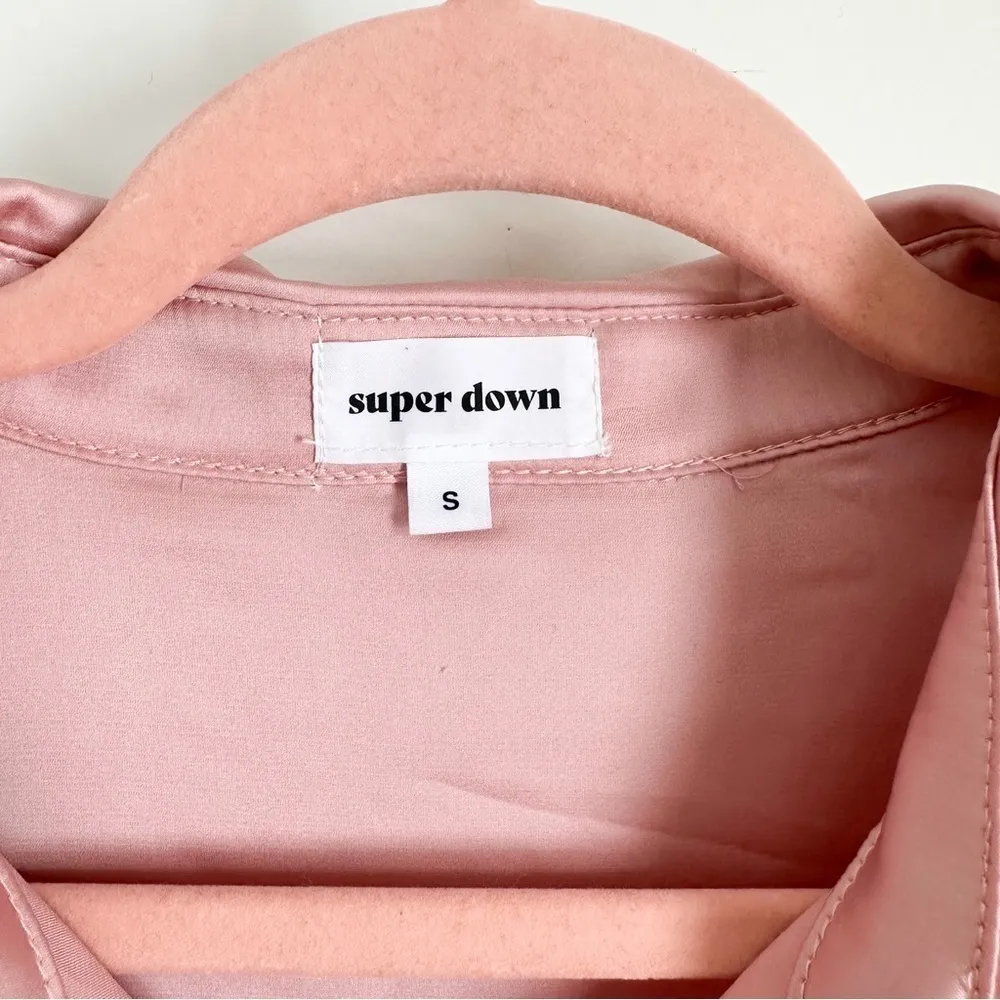 Superdown Pastel Pink Satin Button Down Top sz Small - Image 8