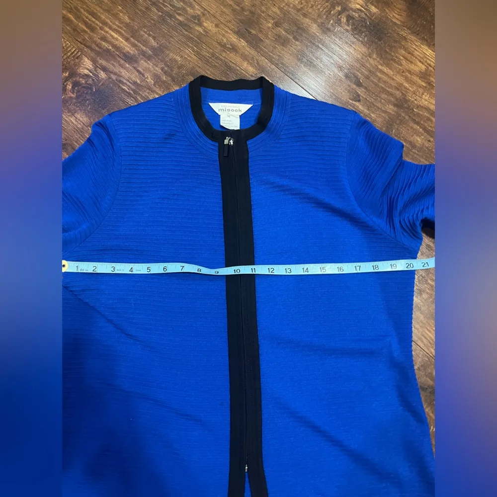 Exclusively Misook Royal Blue Rib Knit Zip Up Cardigan with Black Trim - Image 7