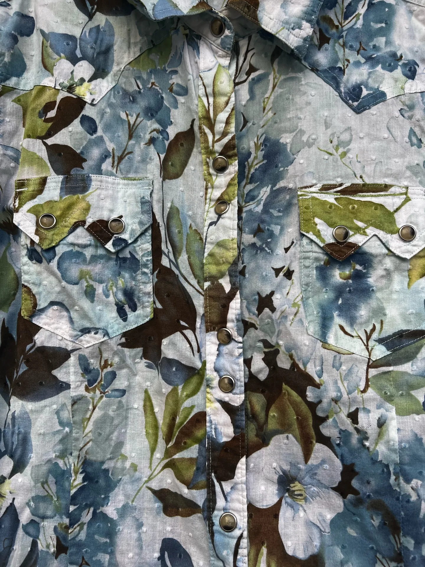 Ariat women's floral short-sleeve button-up shirt size Large  - Image 3