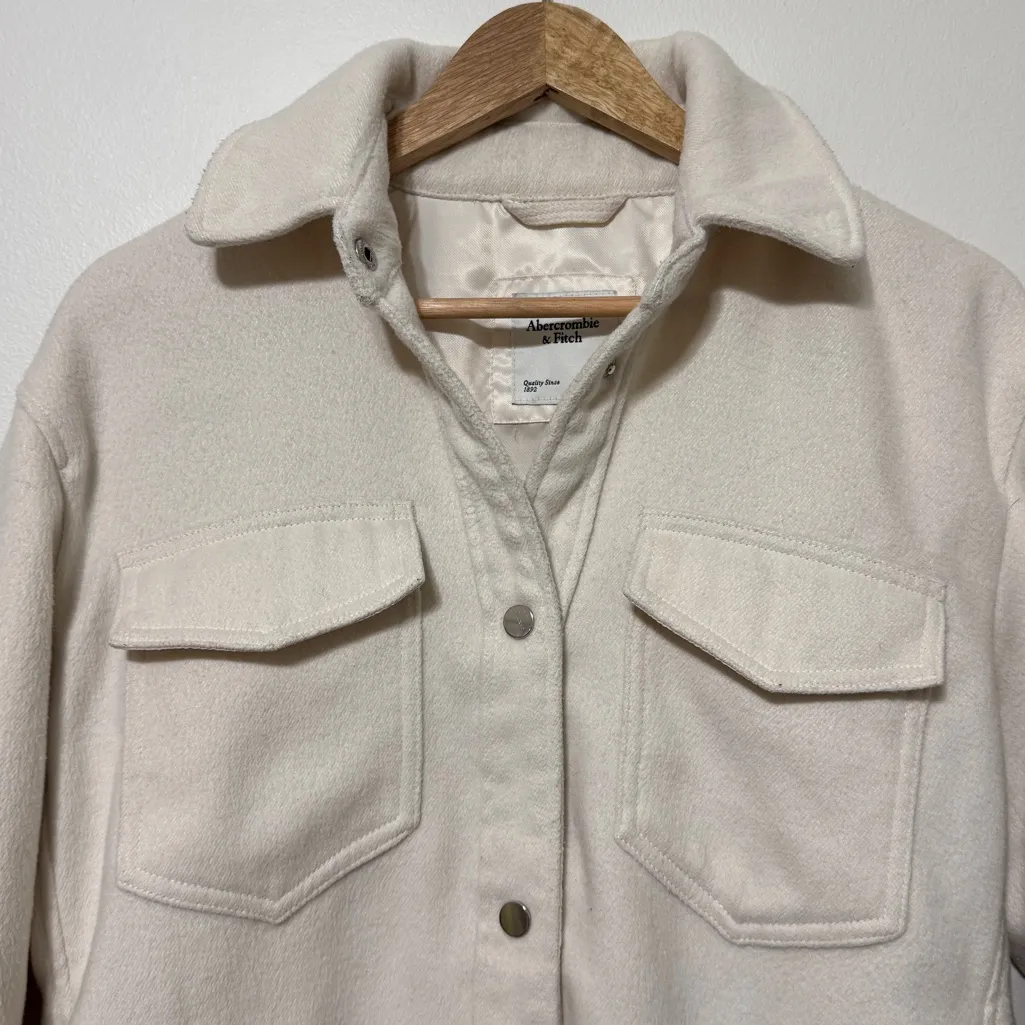 Abercrombie & Fitch Shacket Size Medium Jacket Soft Cream White Neutral - Image 4