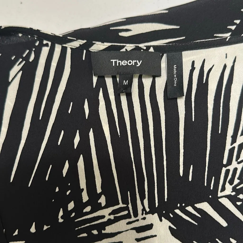 Theory Silk Black and White Leaf Print Tank Top - Image 4