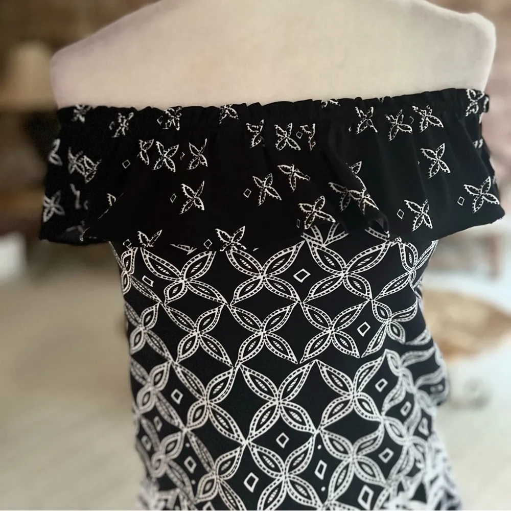 WHBM Top Off the Shoulder Black White Peplum S Chic Cocktail Party Glam - Image 3