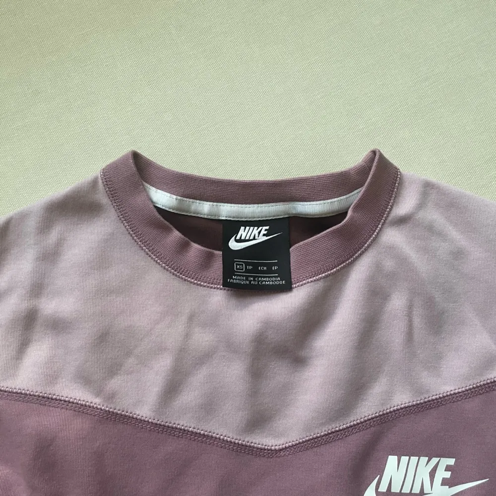 Nike Sportswear Tech Fleece Sweatshirt - Image 2