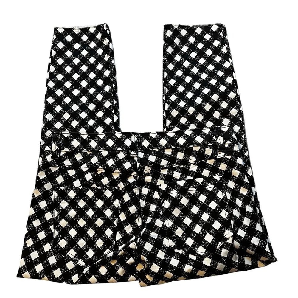 NWT, HUE Gingham Ultra Soft Denim Jean Capri Leggings Raw Hem, Sz L - Image 5