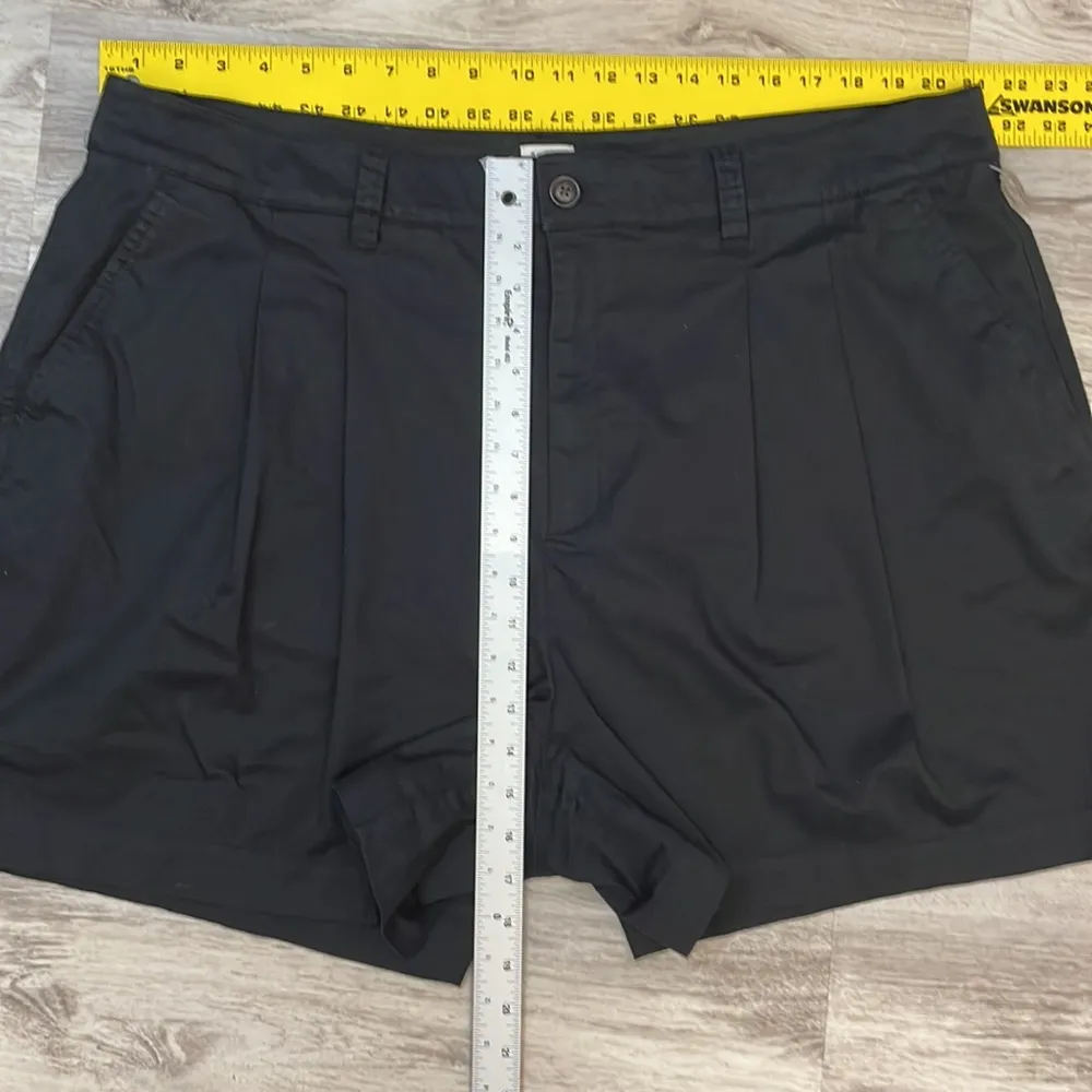 NWOT  Black Pleated Front Women's Zip Front Stretch Shorts Size 20W - Image 6