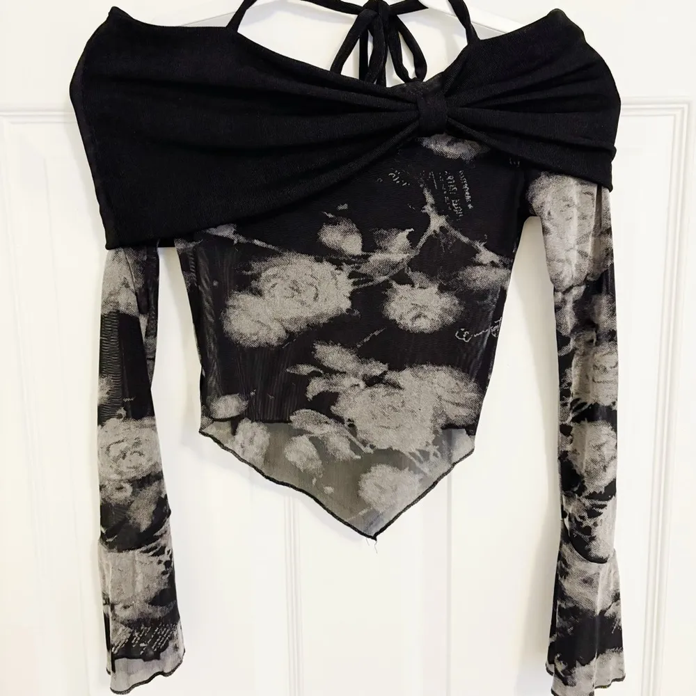 Black and Gray Y2K Floral Rose Printed Off - Image 5