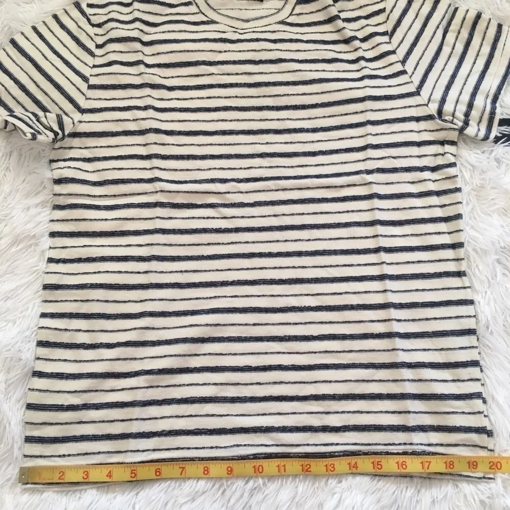 Lucky brand Tee Shirt crew neck short sleeves cream blue stripes Size Medium - Image 11