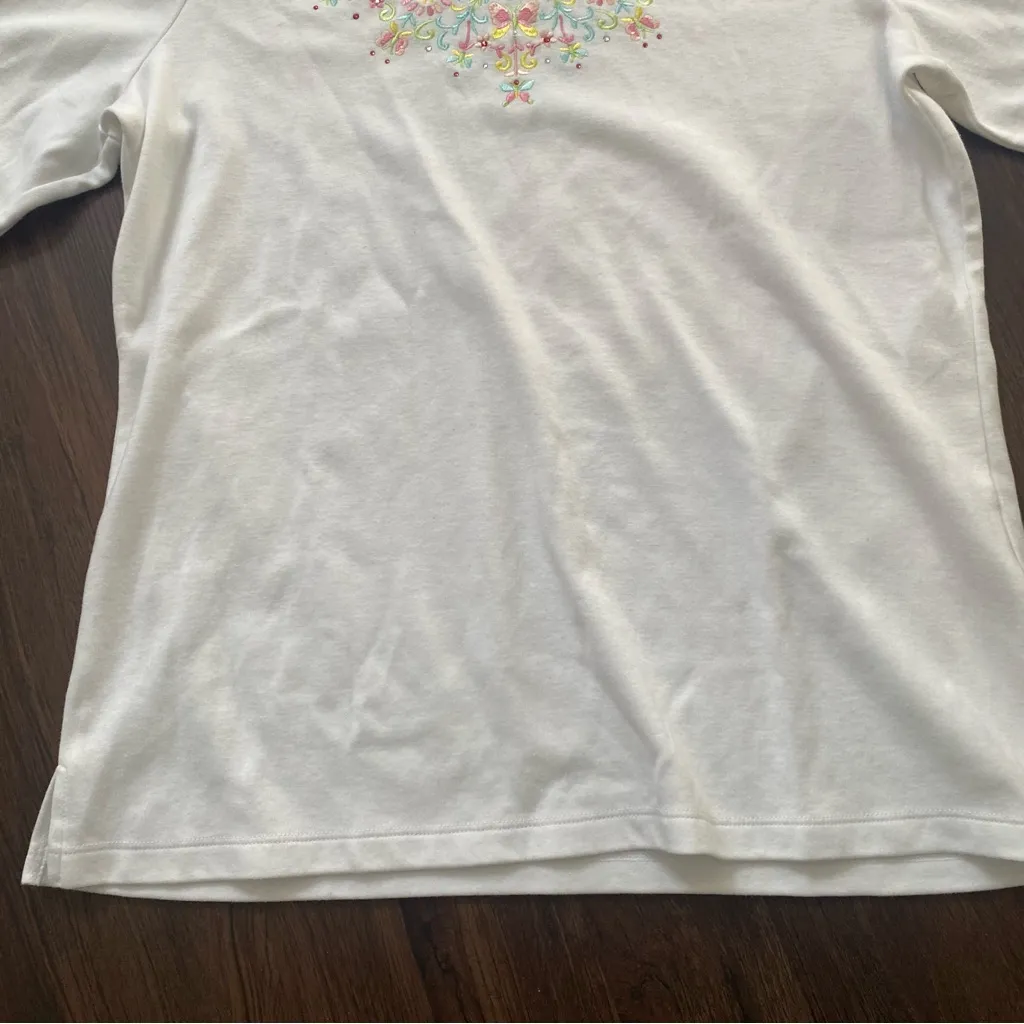 Quacker Factory Embroidered Rhinestone Embellished Top M - Image 4