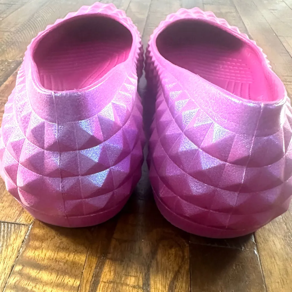 Crocs Pink Iridescent Ballet Flats Women’s Size 6 Y2K Barbiecore Dopamine Shoes - Image 4