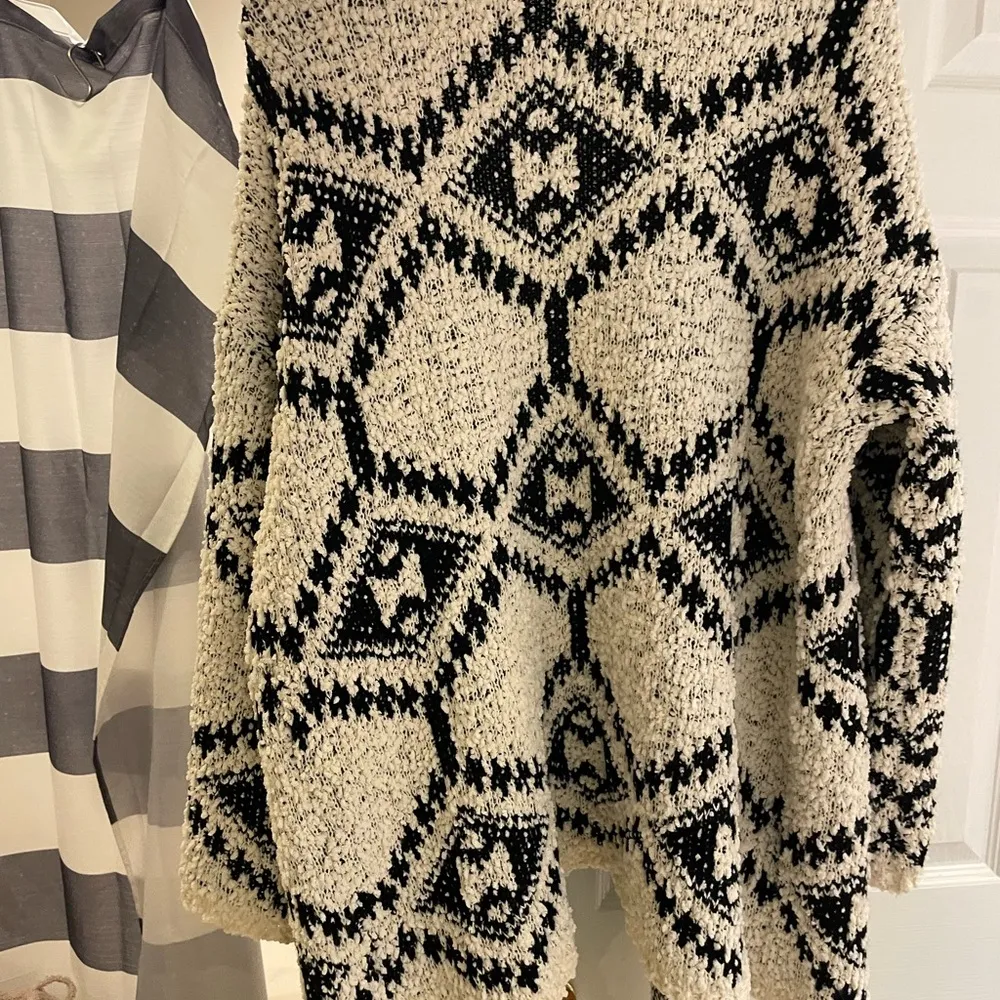 Pol Aztec Waterfall Cardigan Large - Image 9