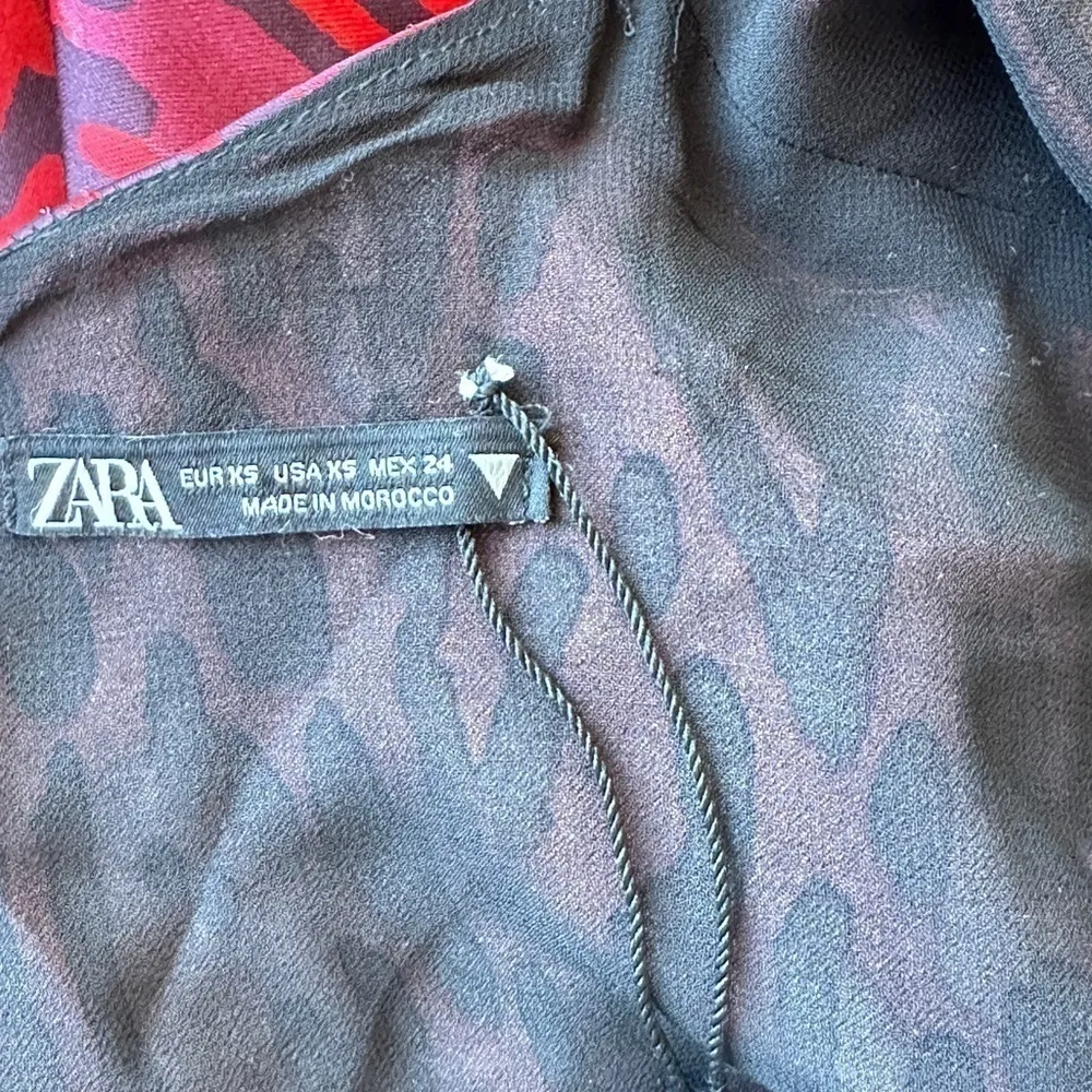 #56 NWOT Zara Cheetah Animal Print Cut Out in Red - Image 5