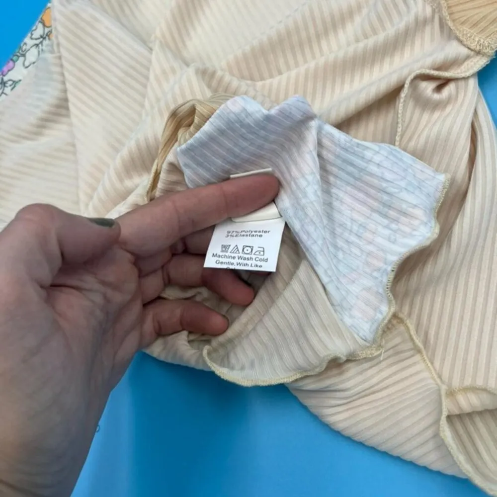 Romwe Spring Floral Ruffle Block Pattern Tan Creme Tee Women's Size L Summer - Image 6