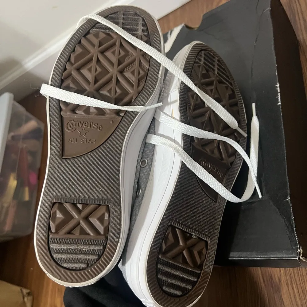 Converse Chuck Taylor All Star Gray Low Top Sneakers Size 7 US - Image 5