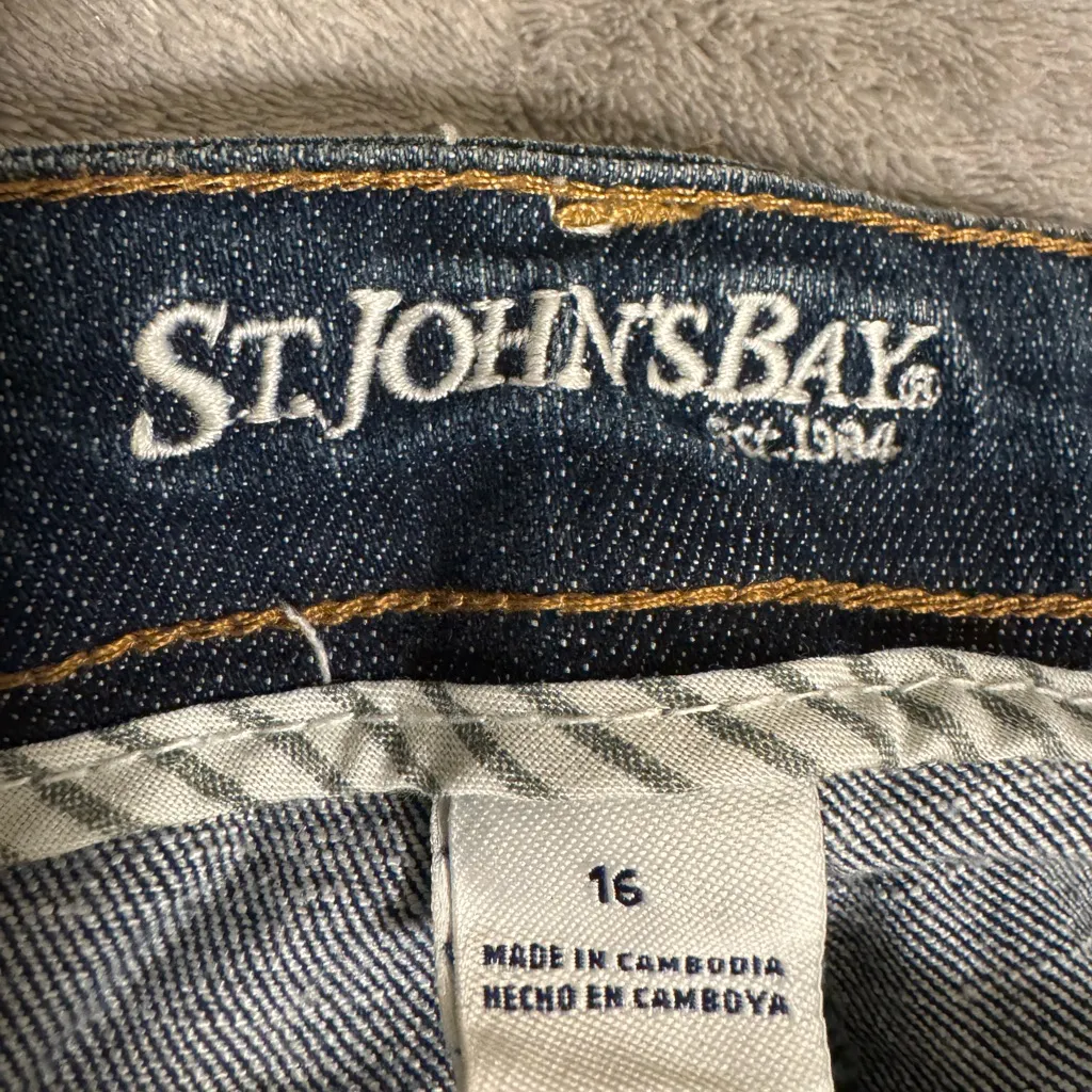 St. John's Bay Blue Straight Leg Jeans with Subtle Fading - Image 2