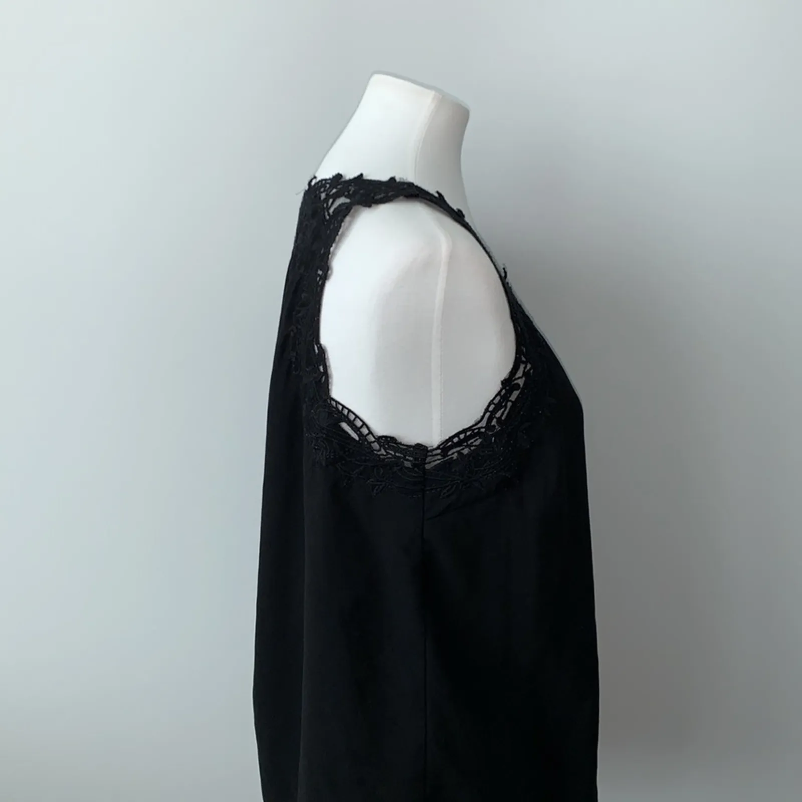 Brixon Ivy Arachna Black Lace Detail Sleeveless Blouse Sz M - Image 4