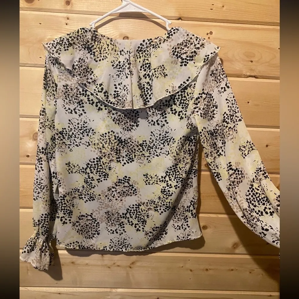 Seven7 ruffle blouse XS - Image 2