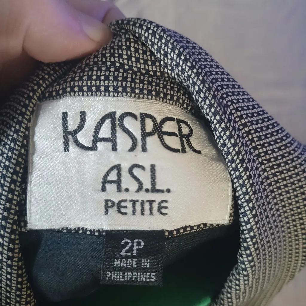 Kasper for A.S.L. Petite Gray Plaid Blazer Size 2P Petite. - Image 7
