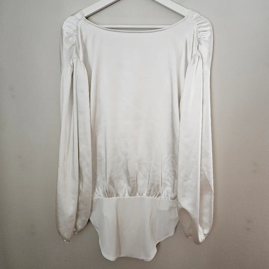 On 34th Bodysuit Chic White Satin Blouse One Piece Long Sleeve V - Image 8