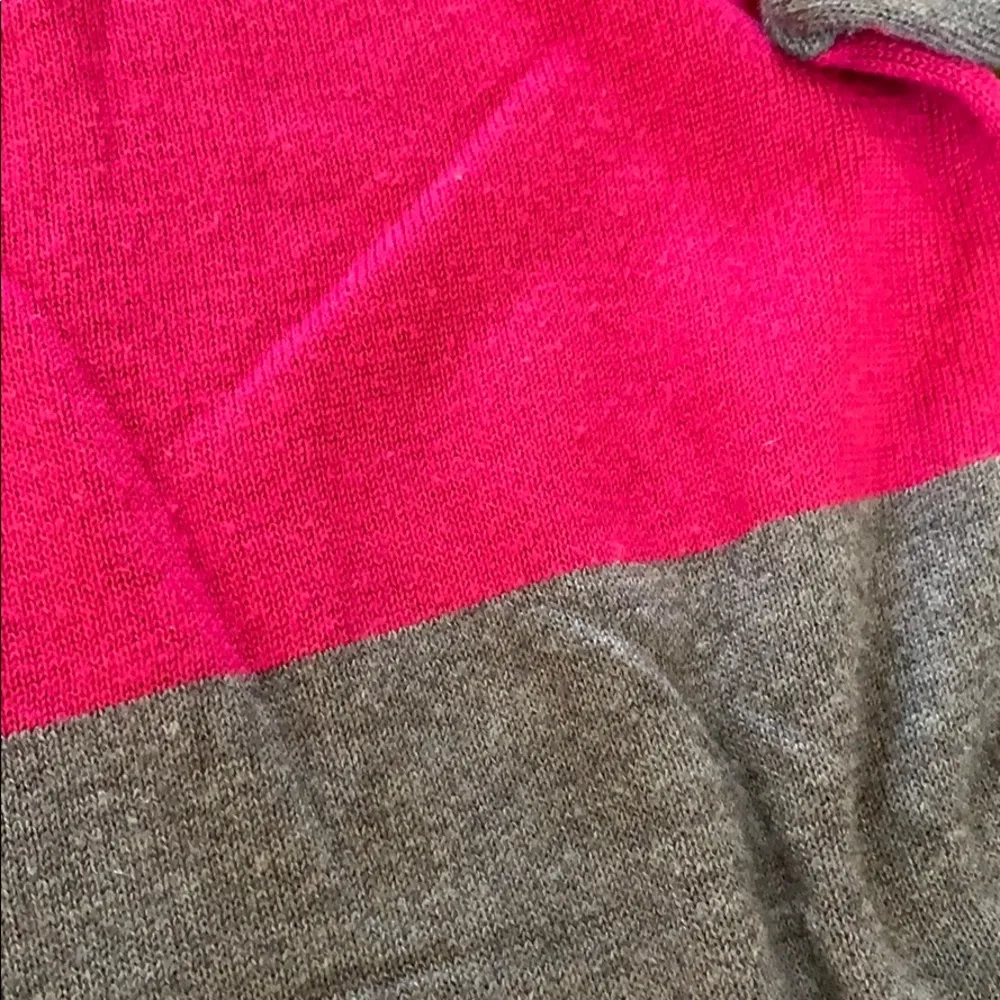 gray/fuchsia color block sweater - Image 3