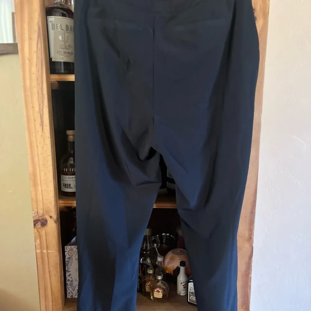 NWOT Chicos dress capris - Image 5