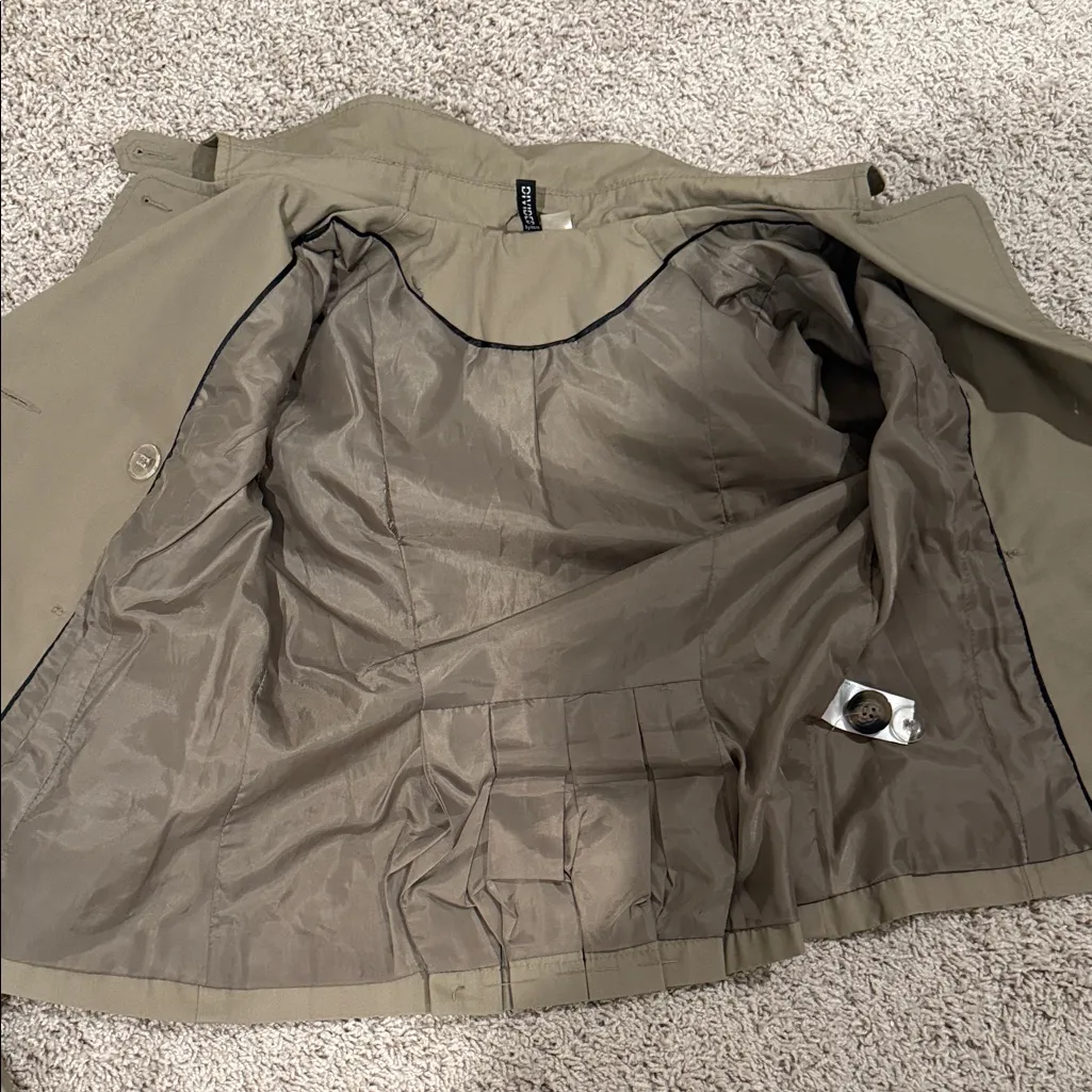 H&M Women's Classic Beige Trench Coat - Image 5