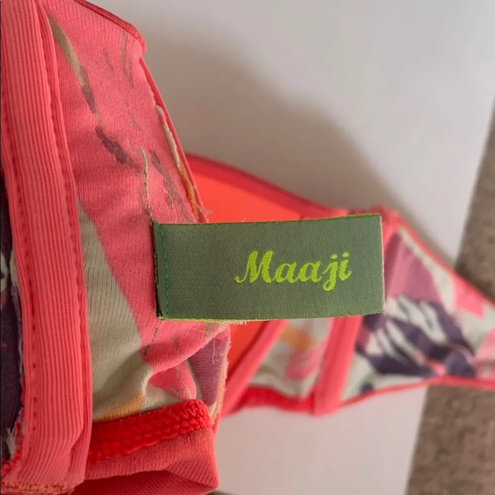 Strapless Coral bikini top - Image 3