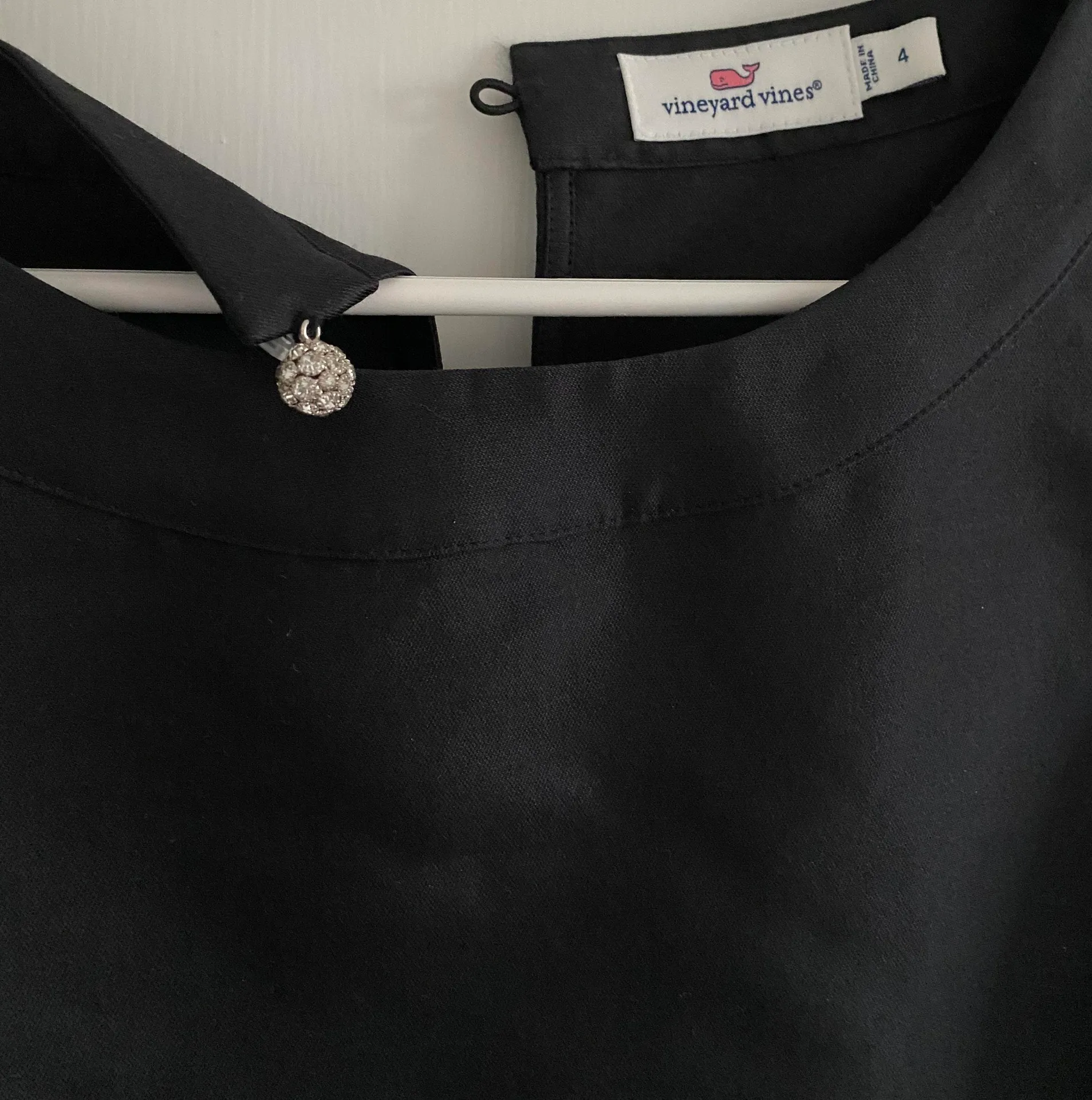 Vineyard Vines Black Top - Image 4