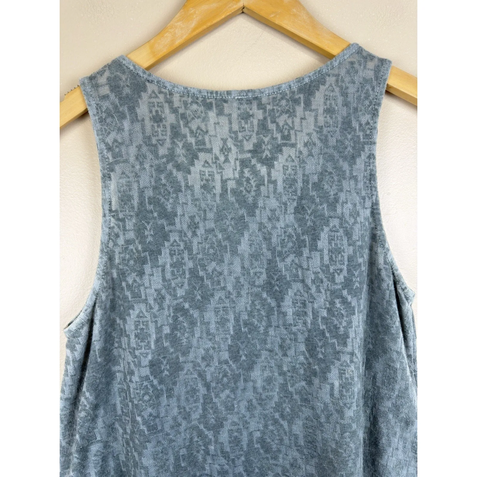 Gimmicks by BKE Women’s Sleeveless Boho Top XS Dusty Green Asymmetrical - Image 5