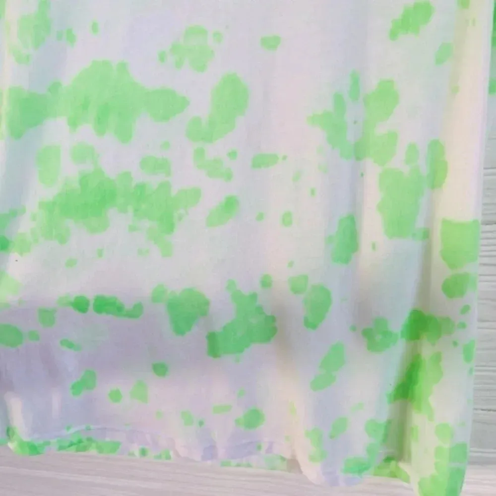 SUNDRY Boy Bright Green and White Tie Dye Short Sleeve T Shirt Sz 1 Small - Image 8