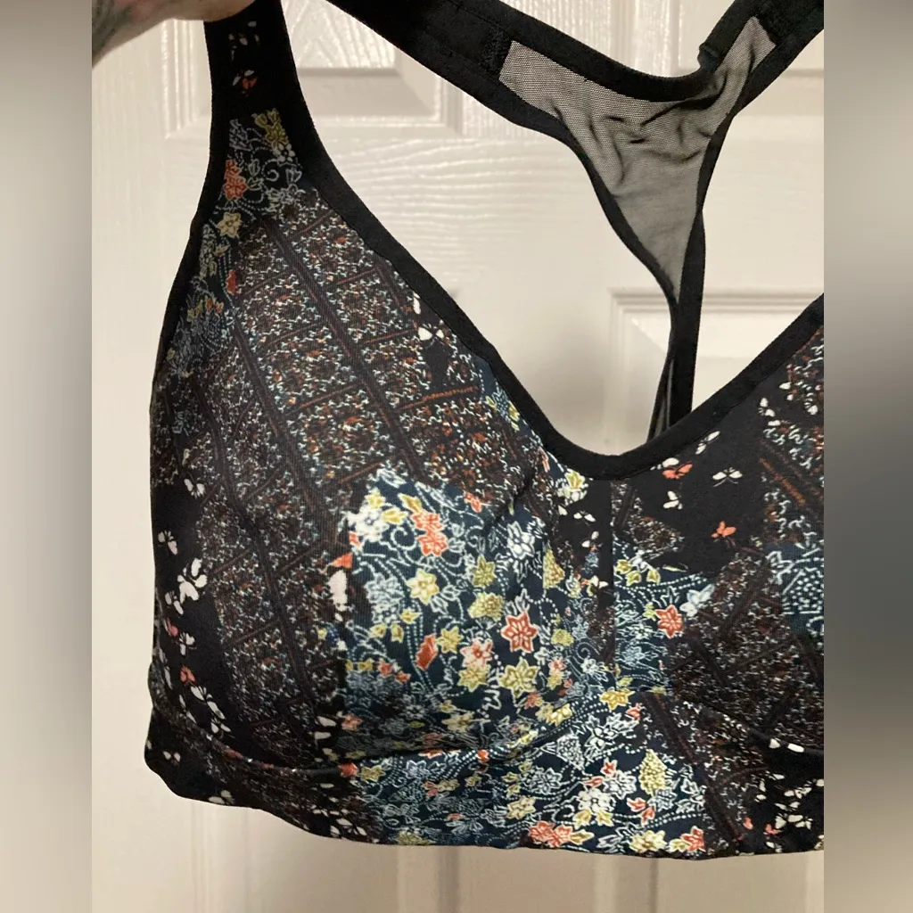 Lululemon Speed Up Assemblage White Alpine Multi Sports Bra - Image 3