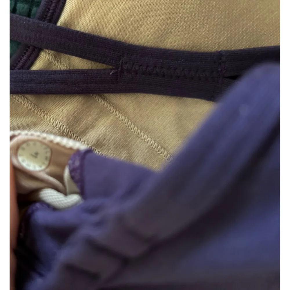 Lululemon Flow Y IV Sports Bra Light Support Purple Size 4 Padded Yoga Workout - Image 3