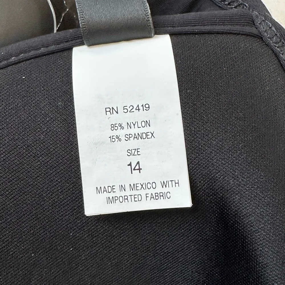 LaBlanca underwire black bathing suit top size 14 new with tags - Image 8