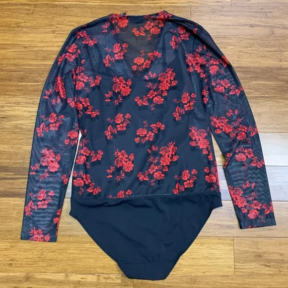Tahari Floral Bodysuit Womens Small Black Red Mesh Long Sleeve V‎ Neck Surplice - Image 4