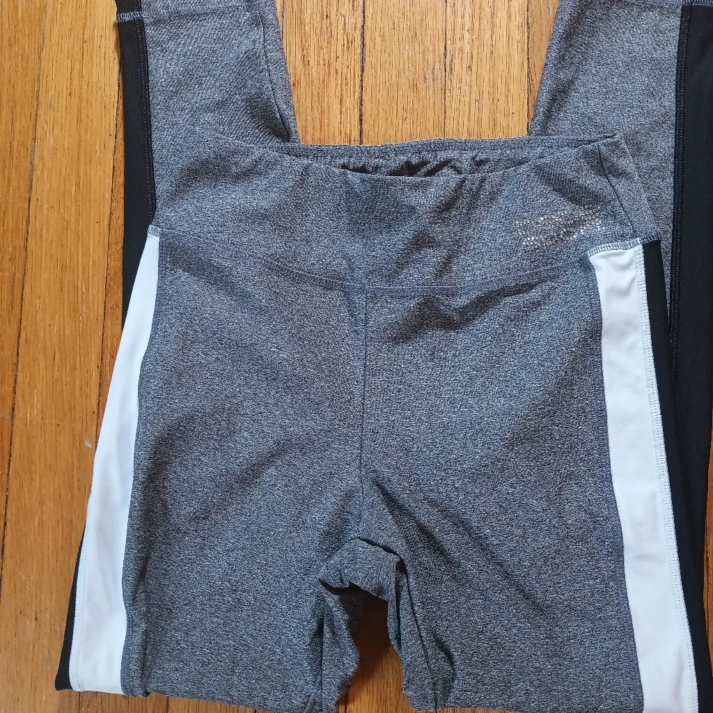 bebe bundle of 2 size medium leggings - Image 5