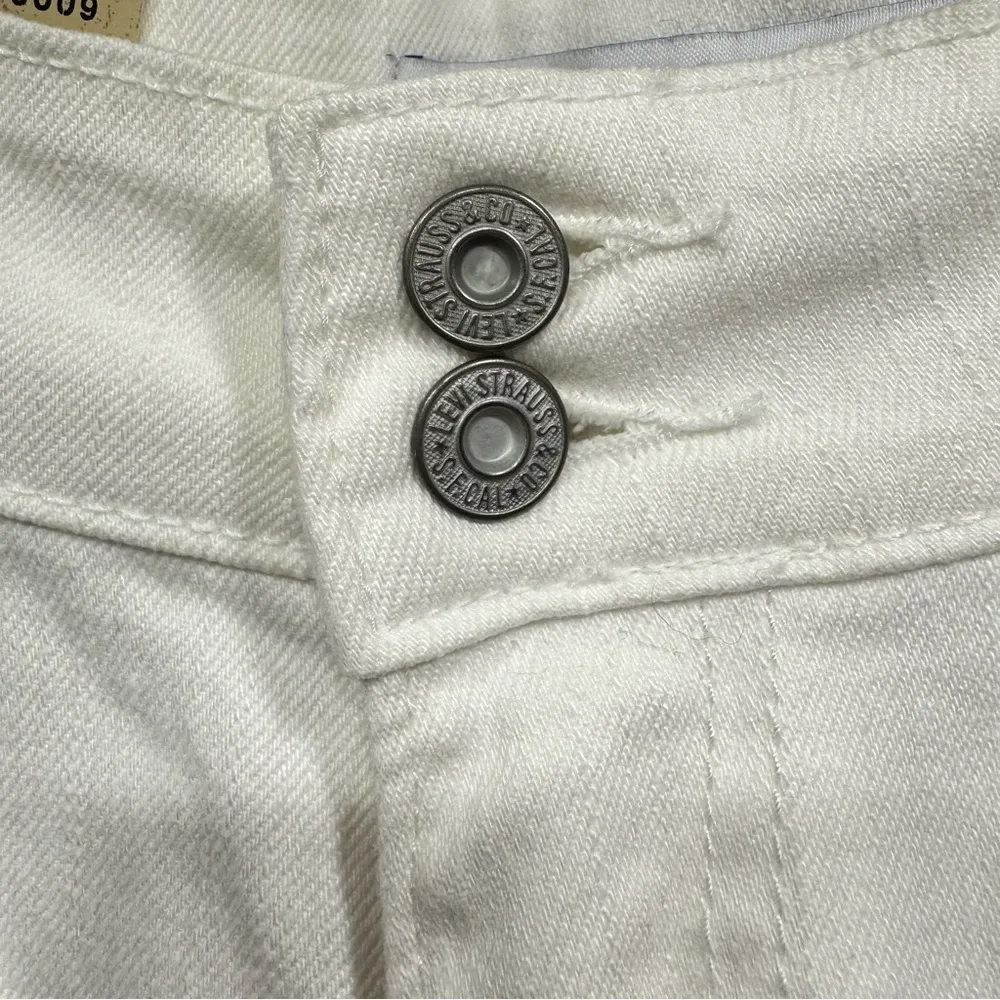 Levi’s Off White Cream Mid Rise Skinny Ankle Jeans Button Flap Signature Pockets - Image 4