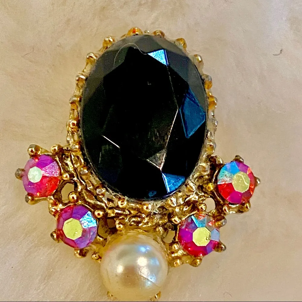 Vintage Rhinestone Clip On Earrings Black - Image 5